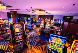 persiktoto link Starlight Princess studio with live dealer and card table